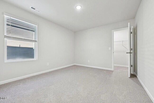 Building Photo - 528 Bridger Dr