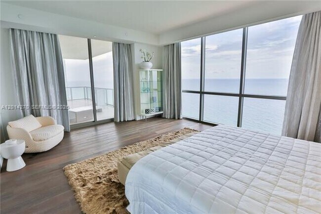 Building Photo - 17749 Collins Ave