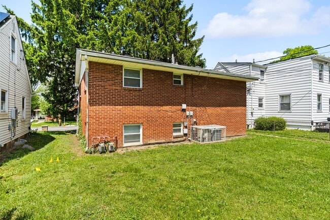 Building Photo - 1549 Oakland Park Ave