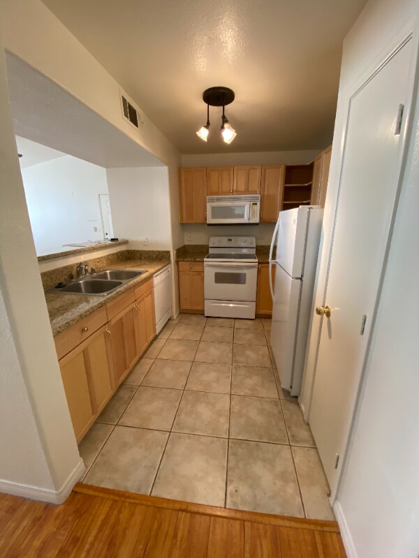 Building Photo - 2300 E Silverado Ranch Blvd