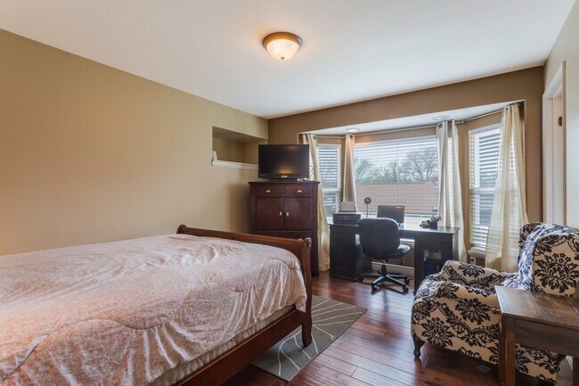 Building Photo - 4624 Quiet Cir