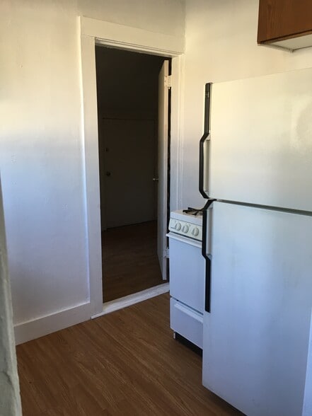 Building Photo - 11 Hemstalk Ct