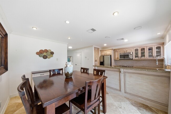 Building Photo - 2209 W Settler's Way