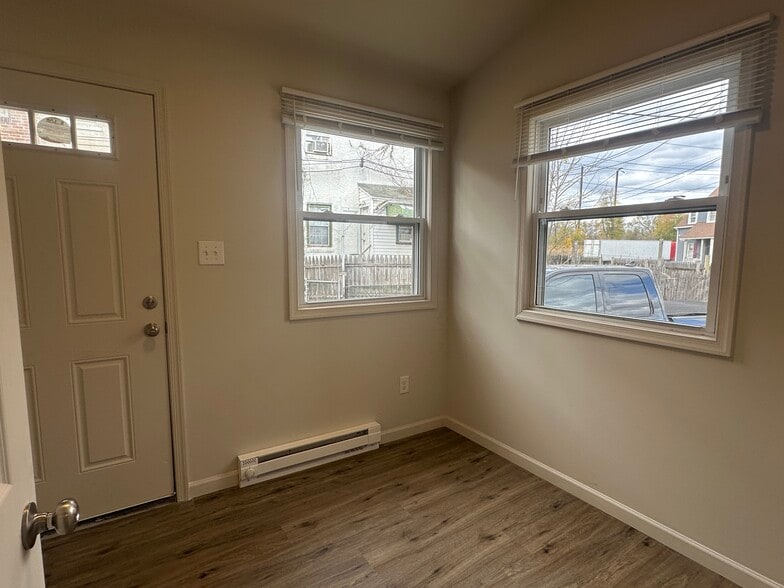 Building Photo - 1326 Morton Ave