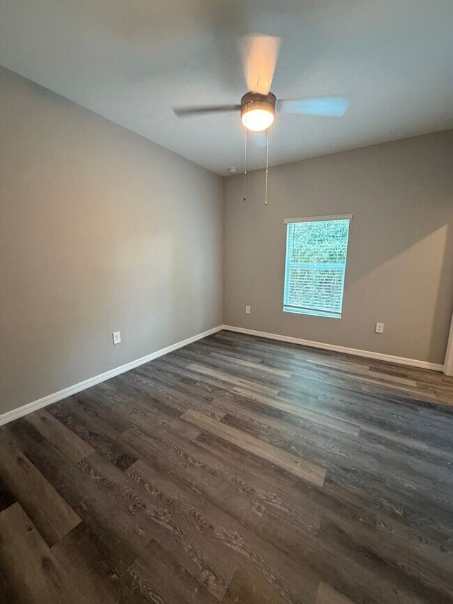 Building Photo - 24501 Zephyr Ct