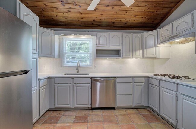 Building Photo - 447 Floyd St SE