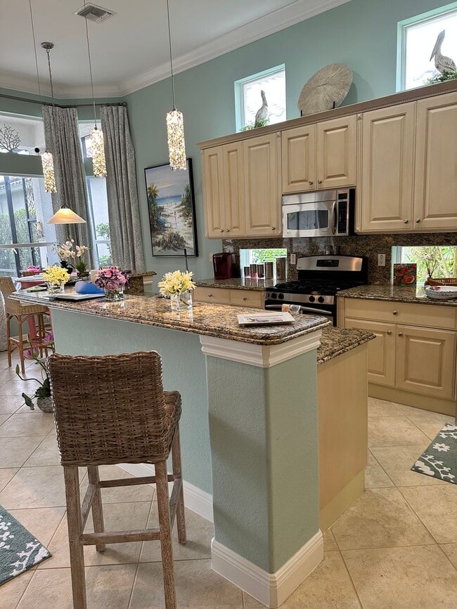 Building Photo - Fully Furnished Seasonal Home Rental with Pool in Fiddlers Creek - AVAIL DEC/JAN!