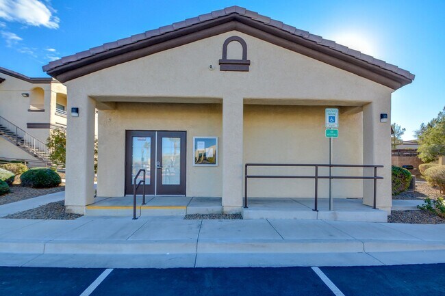 Building Photo - CLEAN, move in ready~GATED and super COMMUNITY!