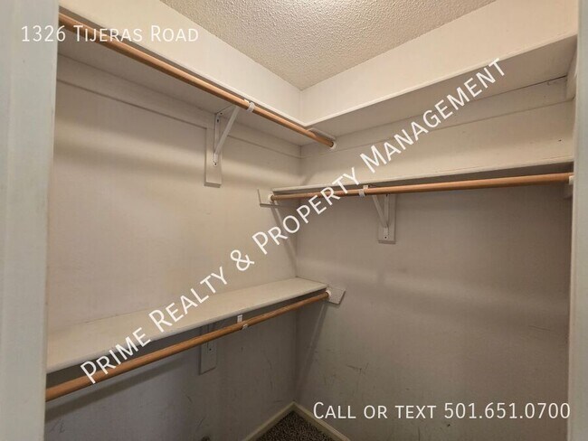 Building Photo - 1326 Tijeras Rd