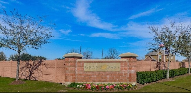 Building Photo - 18219 Gardens End Ln