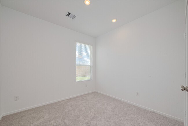 Building Photo - 6743 Iron Clover Dr