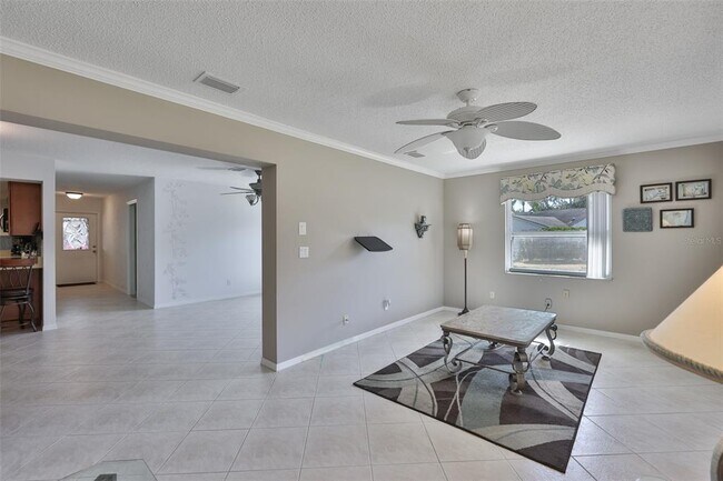 Building Photo - 2035 Hampstead Cir