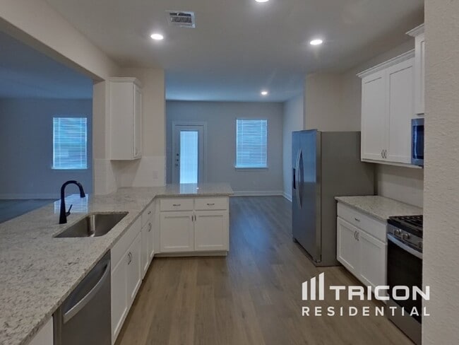 Building Photo - 1209 Bullock Dr