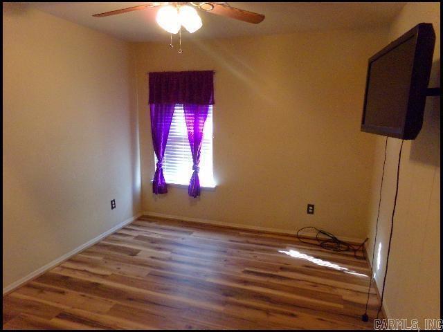 Building Photo - 909 Yarrow Dr