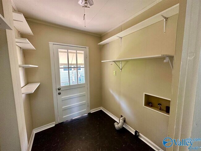 Building Photo - 1529 Mckinley Ave NE