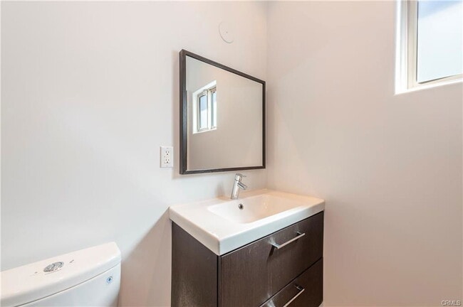 Building Photo - 15053 Greenleaf St