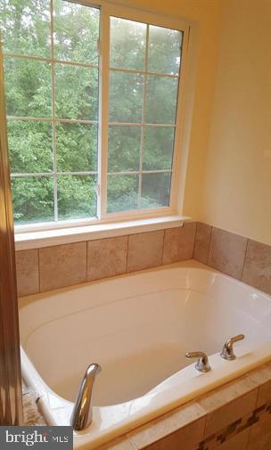Building Photo - 2102 Racquet Pl