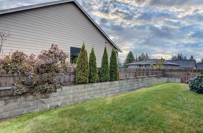 Building Photo - STUNNING CAMAS NORTH HILLS 4 BR, 3.5 BATH ...