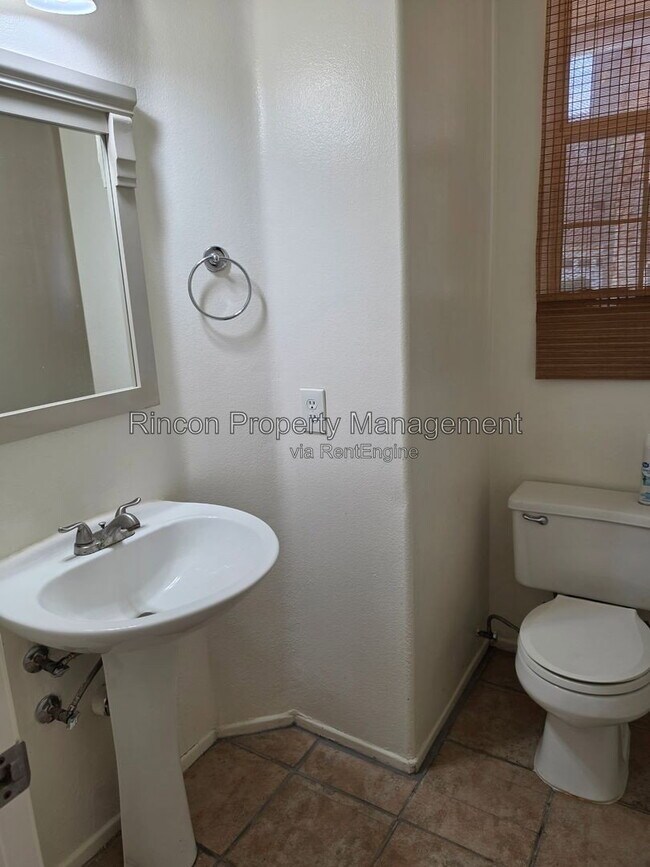 Building Photo - 2525 Villamonte Ct