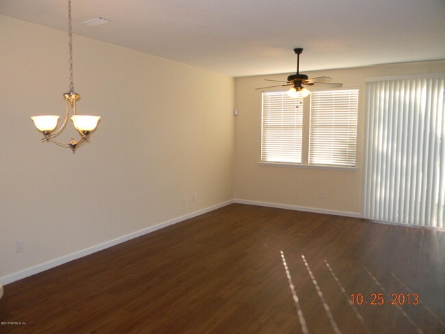 Building Photo - 2370 Sunset Bluff Dr