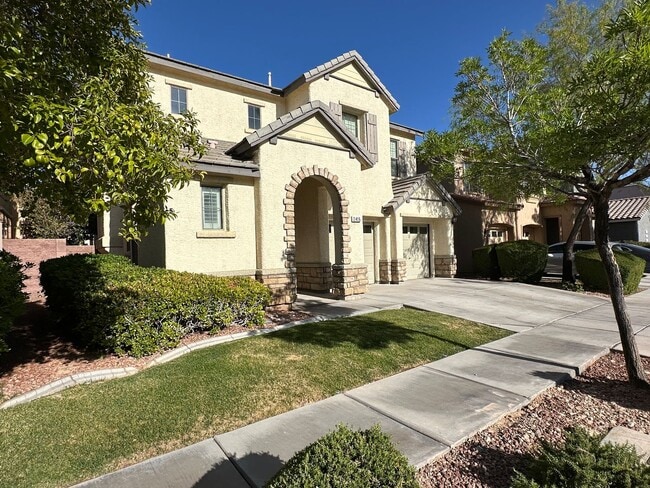 Building Photo - MADISON PLACE AT SUMMERLIN