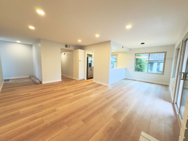 Building Photo - FULLY REMODELED: Spacious 3 bedroom condo in San Marcos With AC