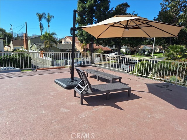 Building Photo - 302 N Griffith Park Dr