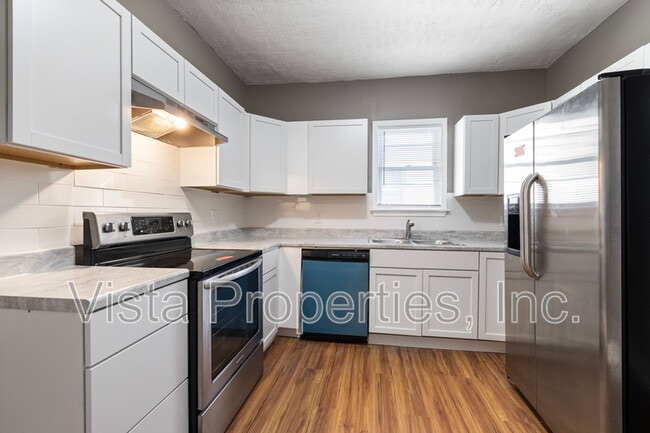 Building Photo - 835 S 38th St