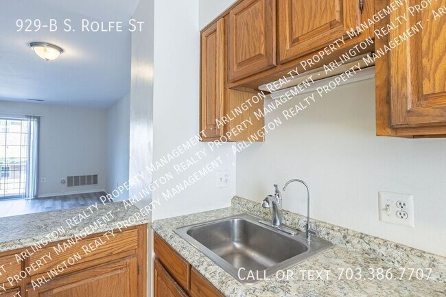 Building Photo - 929-B S Rolfe St
