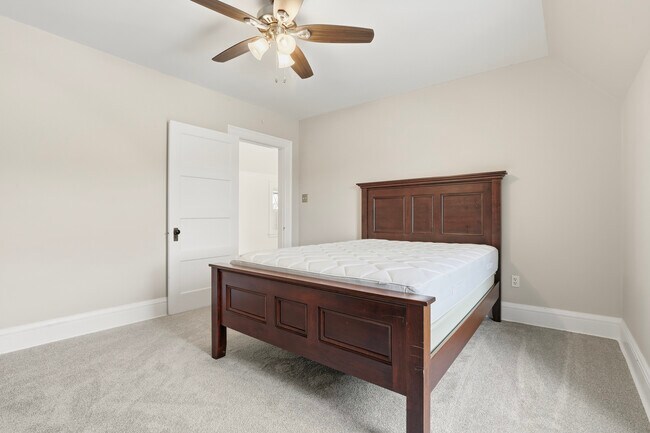 Building Photo - 1 Fox Hill Dr