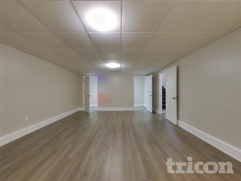 Building Photo - 2211 Ashton Dr