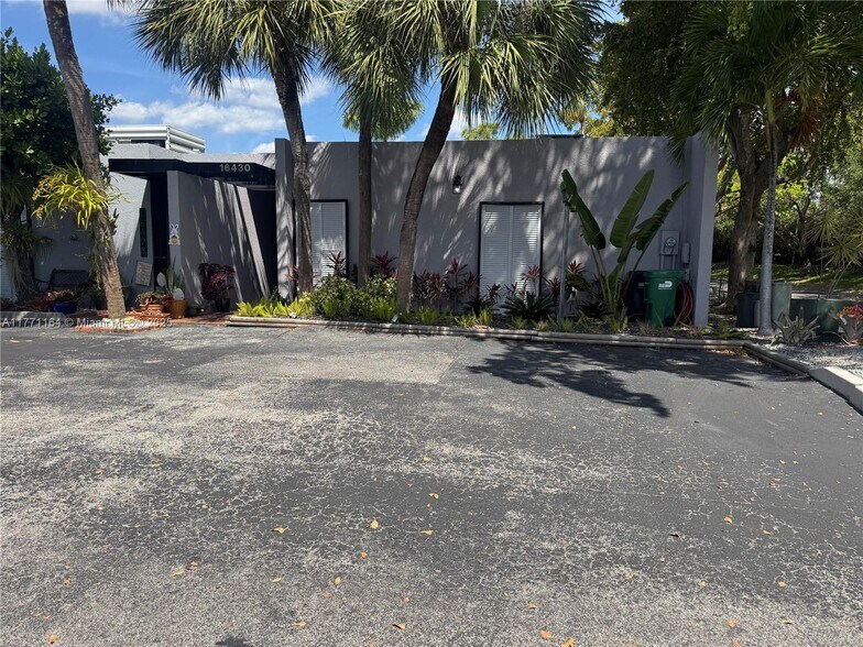 Building Photo - 16430 Briar Patch Pl