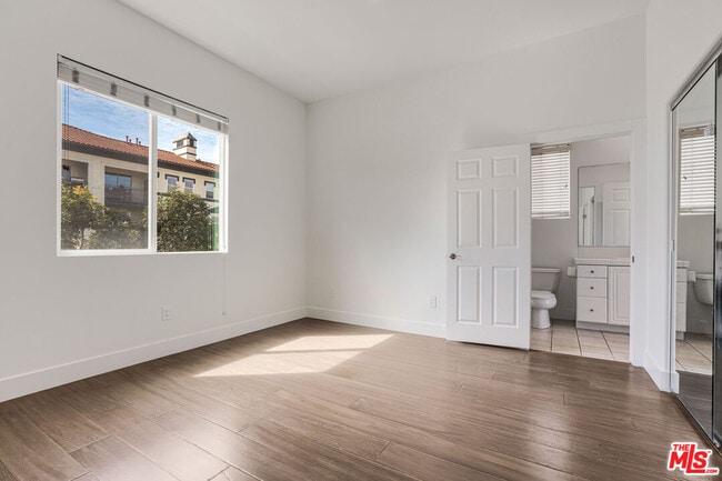 Building Photo - 5744 S Celedon Creek