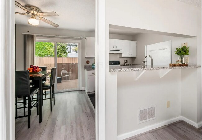 Building Photo - 4862 Stoneybrook Blvd