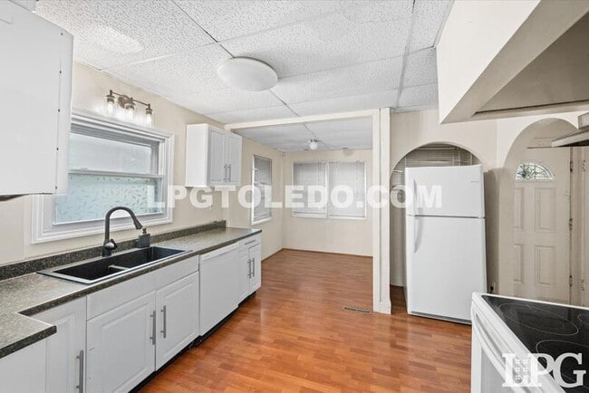 Building Photo - 1579 Colton St