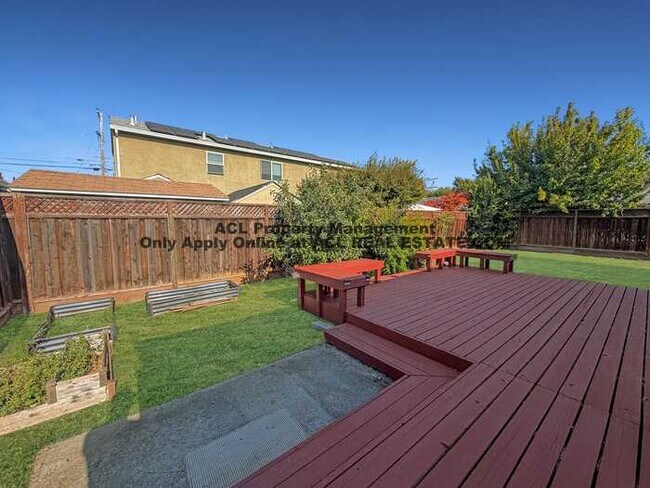 Building Photo - Charming San Lorenzo Village Home with Solar & Spacious Backyard