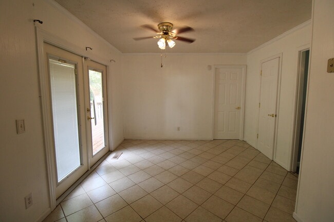 Building Photo - 4385 Red Lane Rd