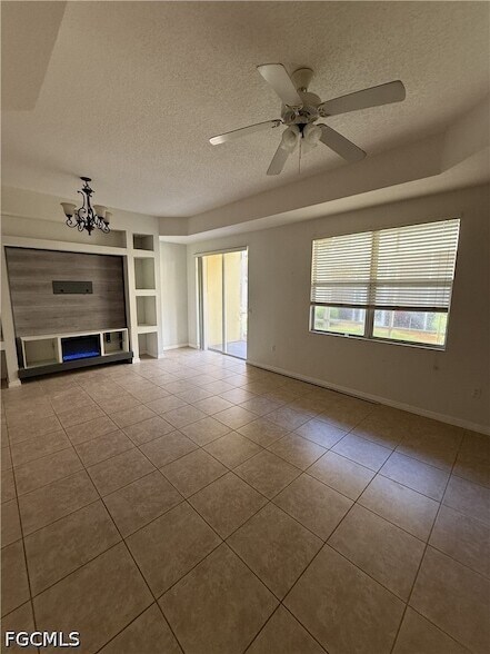 Building Photo - 9813 Quinta Artesa Way