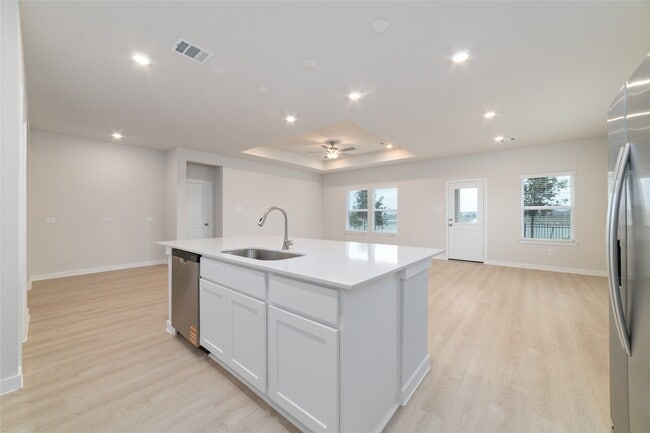 Building Photo - 5831 Westwood Shr Dr
