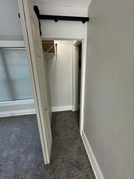 Building Photo - 904 7th Ave