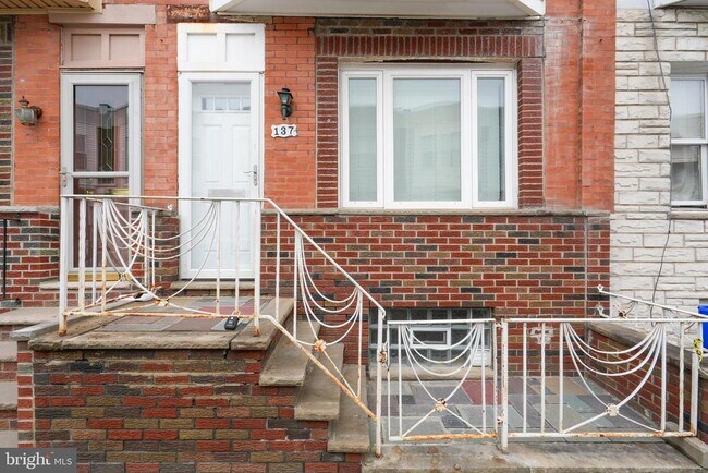 Building Photo - 137 Durfor St