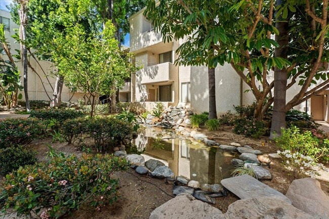 Building Photo - Bright Upper Level Encino Condo with Balcony, Fireplace, and Resort-Style Pool