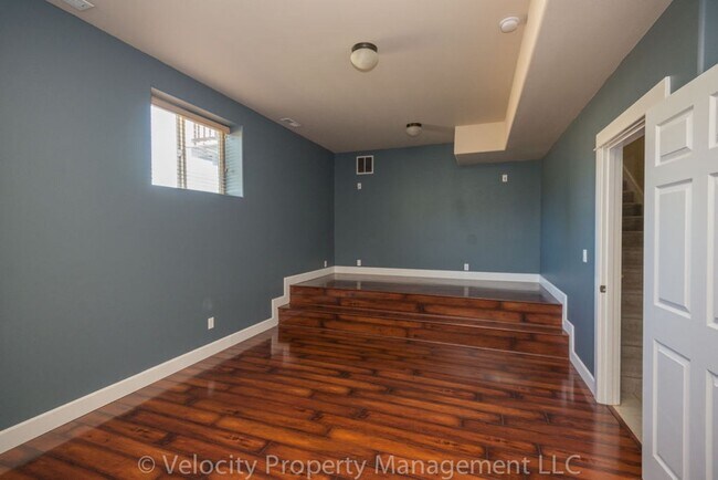 Building Photo - Immaculate Bend Home!