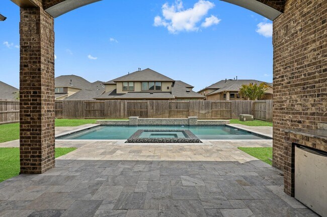 Building Photo - 5730 Balcones Ridge Ln