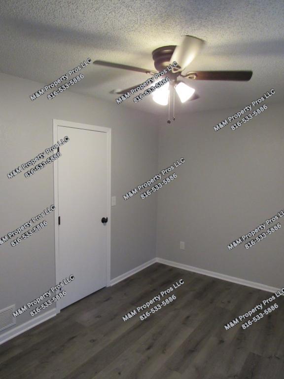 Building Photo - 1918 NE Knollbrook St