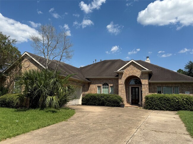 Primary Photo - 11605 Bay Ledge Dr