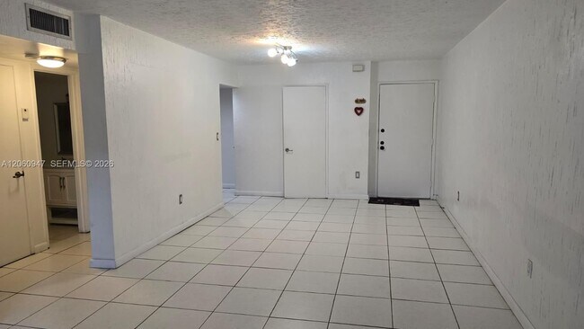 Building Photo - 702 NW 87th Ave