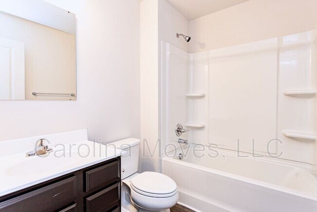 Building Photo - 303 Maplestead Farms Ct