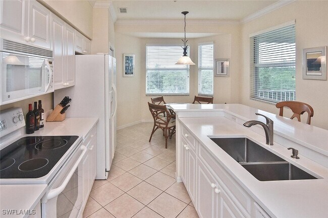 Building Photo - 3830 Sawgrass Way