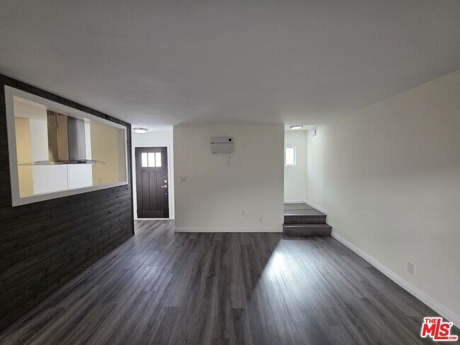 Building Photo - 517 N Francisca Ave